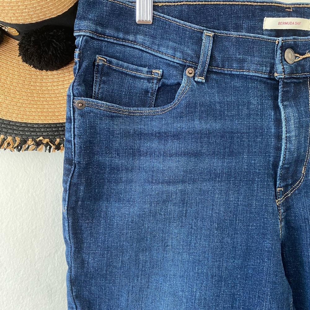 Levi’s Blue Denim Bermuda Shorts SZ 31 - Picture 6 of 10